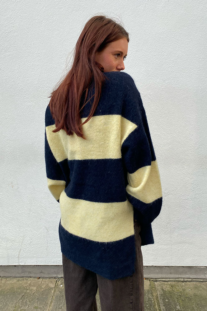 Stella Nova Knitted Lovely Yellow Loose Fit Sweater