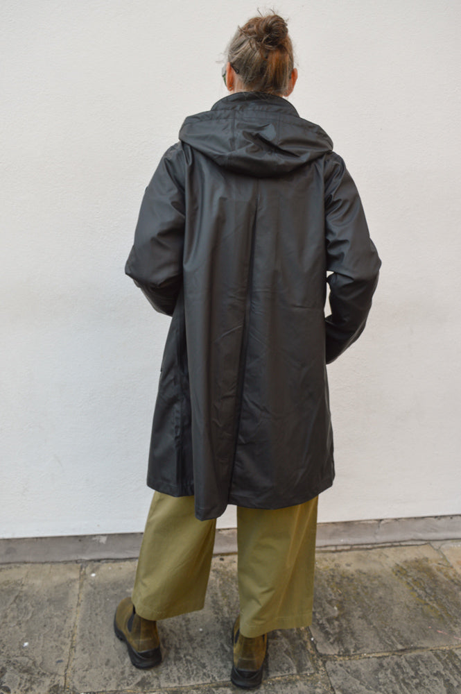 Tantä Nuovola Black Raincoat