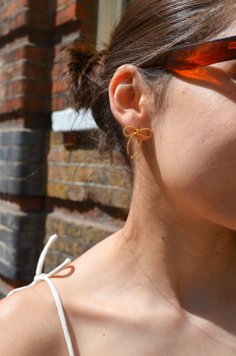 White Short Bow Earrings