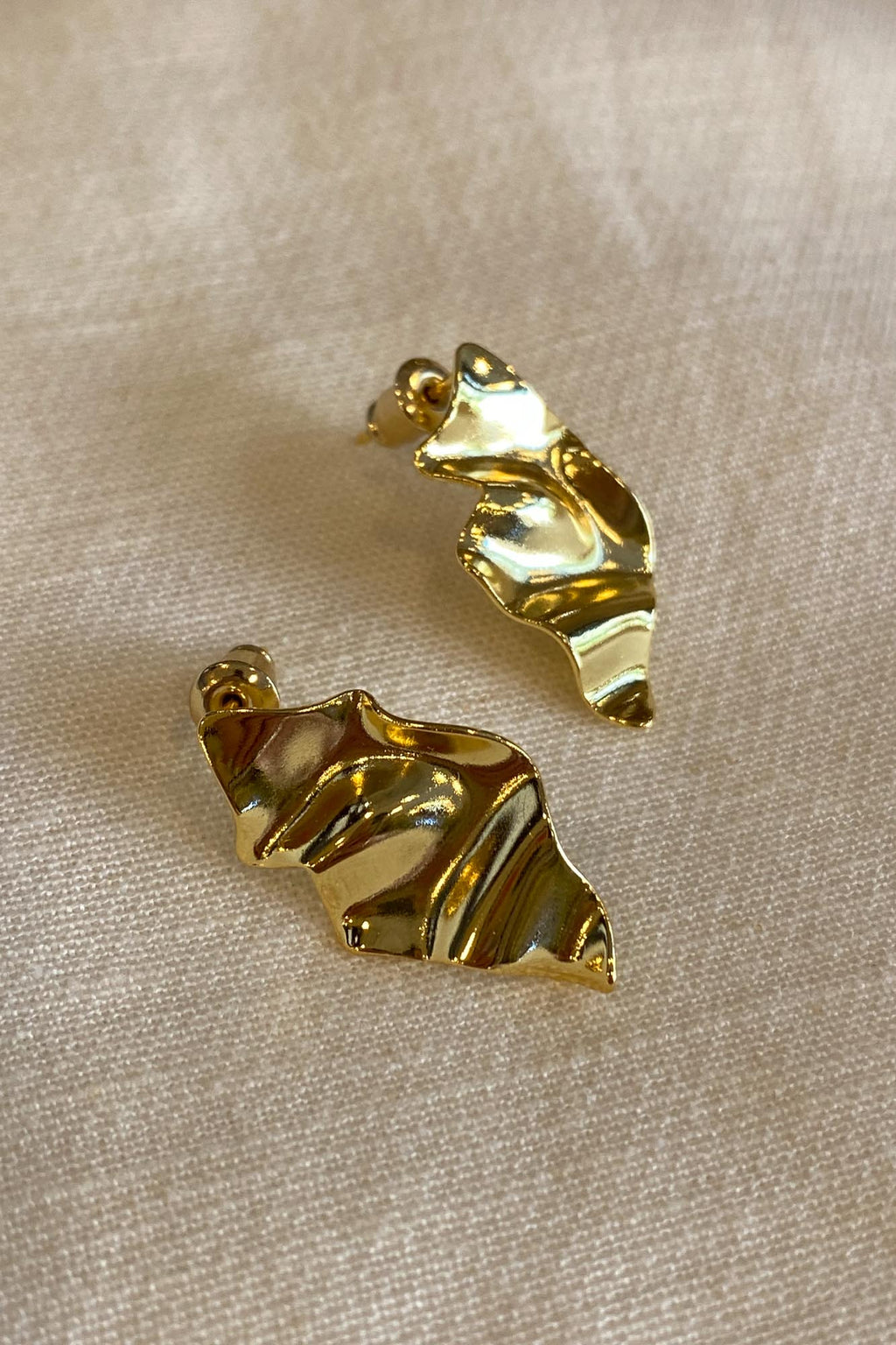 White Wave Gold Plate Earrings - The Mercantile London
