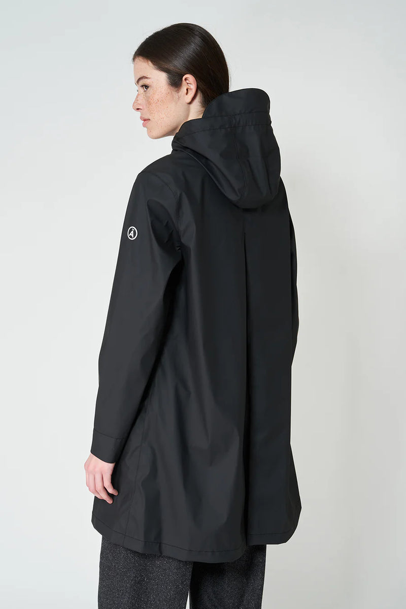 Tantä Nuovola Black Raincoat