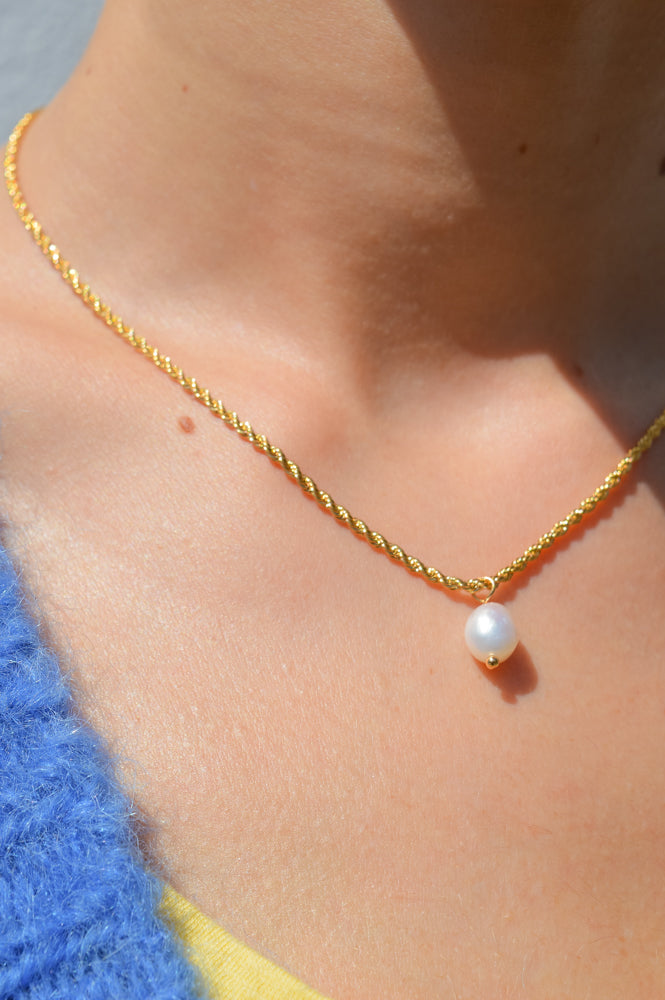 White Freshwater Pearl Twisted Chain Necklace - The Mercantile London